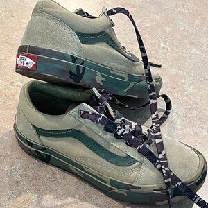 Vans Old Skool Sneakers _ Boys Size 2